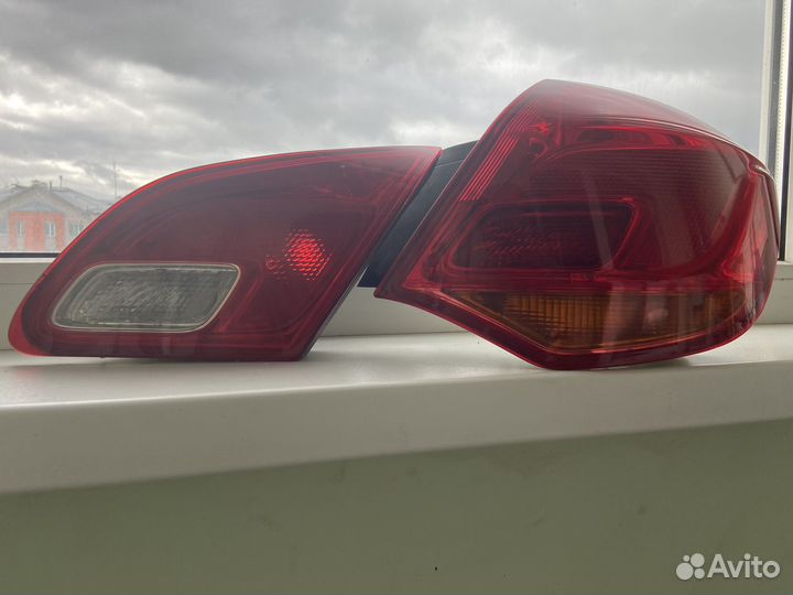 Фонарь задний правый Opel Astra J