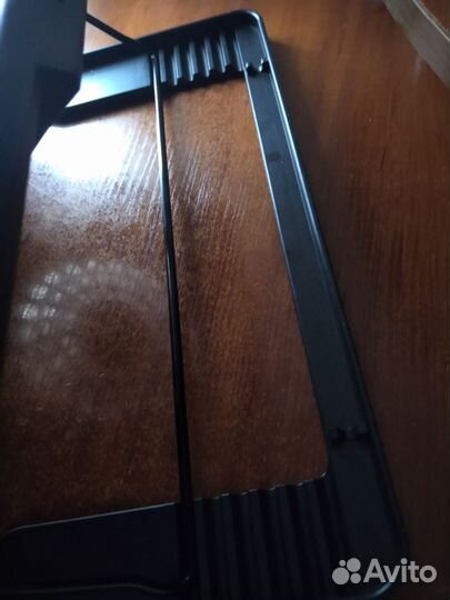 Подставка с охлаждением