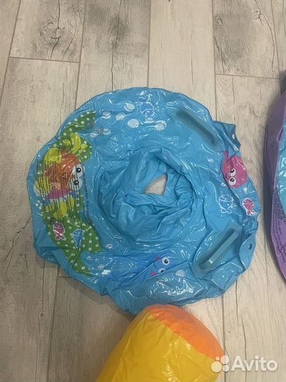 Надувной круг для плавания