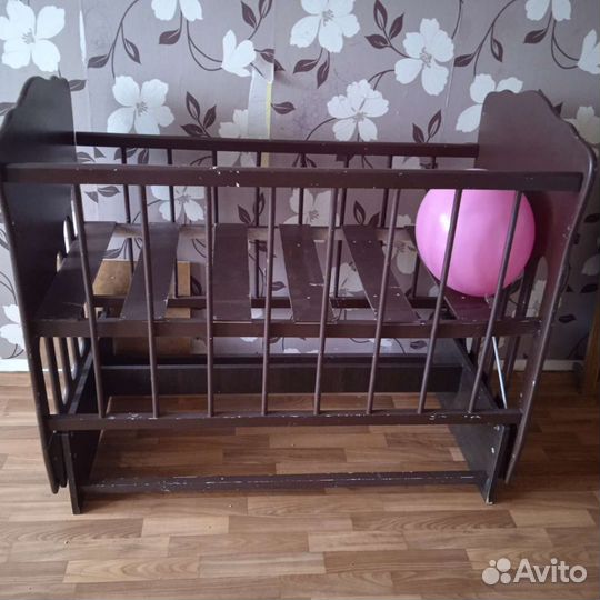 Детская кроватка маятник