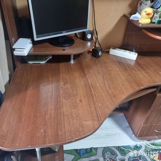 Компьютерный стол