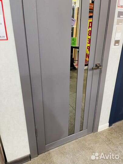 Дверь новая серая