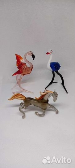 Фигурки из цветного стекла