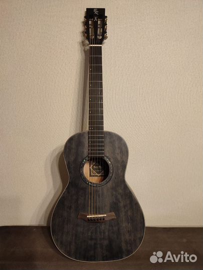 Акустическая гитара