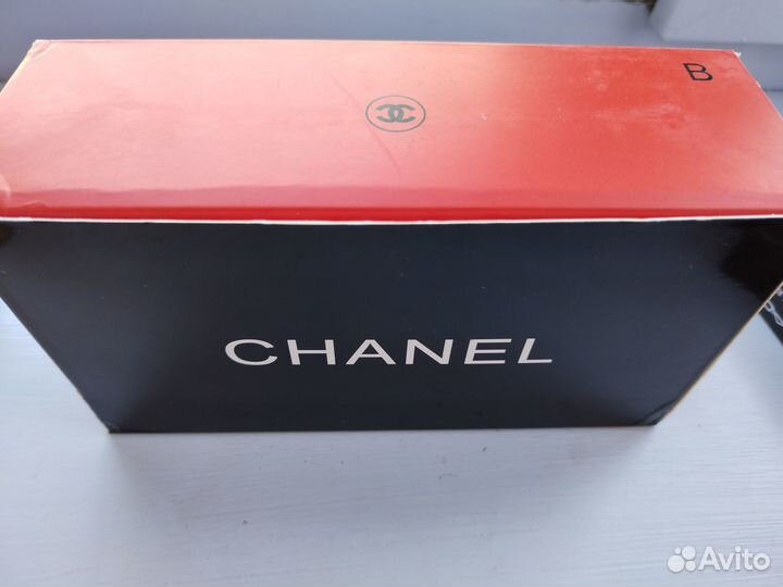 Глянцевый блеск для губ Шанель