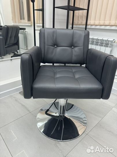 Парикмахерское кресло бу идеальное