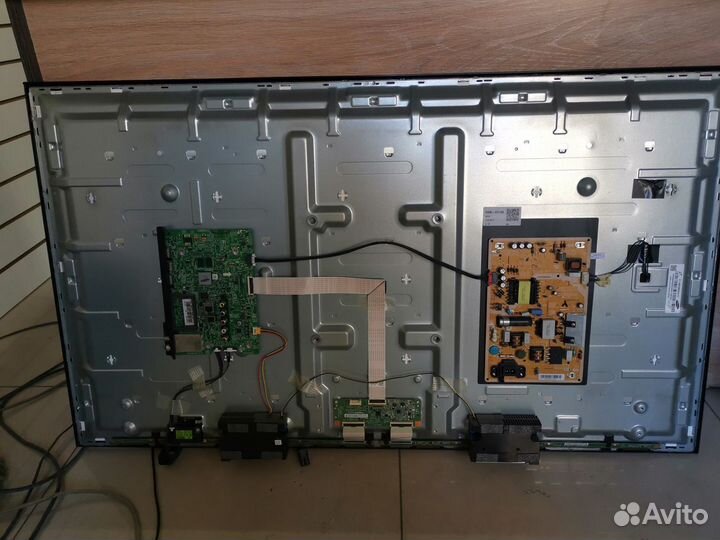Телевизор Samsung UE49J5300 (Разбор)(По запчастям)
