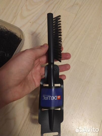 Для парикмахера, расчёски, зажимы,полировщик и др