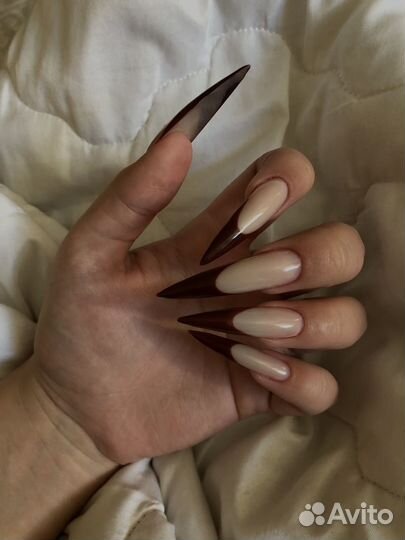 Модель на ноготочки