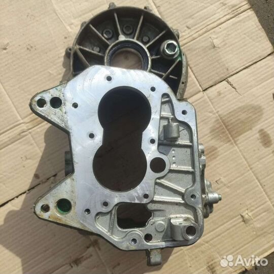 Корпус коробки передач Volkswagen Polo