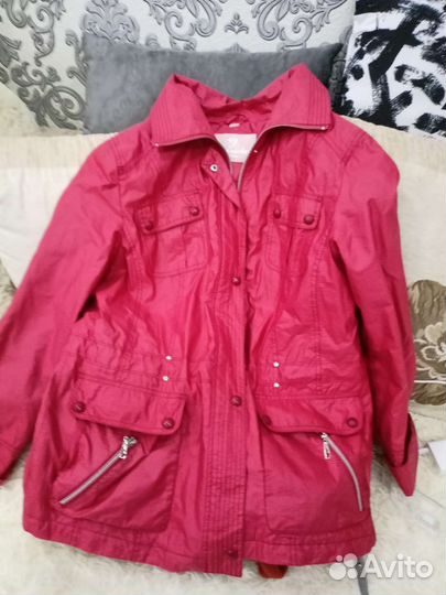 Ветровка женская