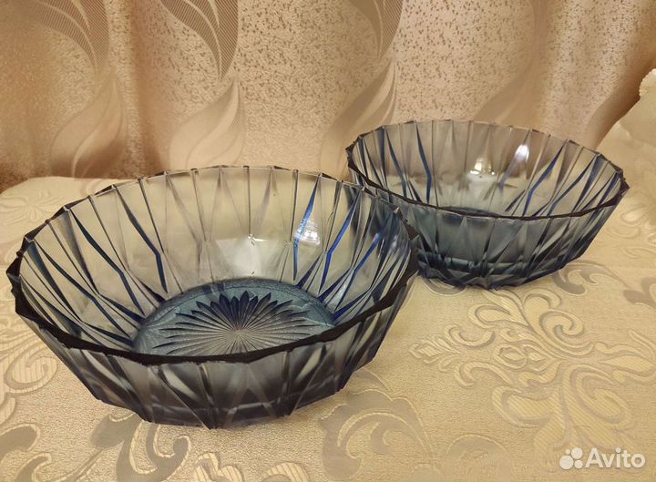 Салатники,Конфетница,Розетки,Соусница.Цв. стекло