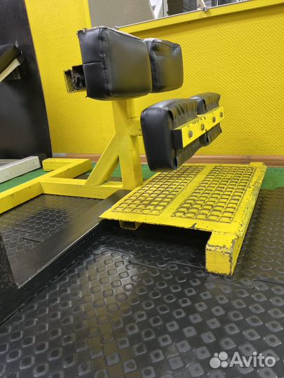 Тренажер для ног приседания