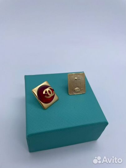 Стильные серьги
