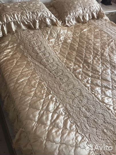 Покрывало и шторы с ламбрекеном