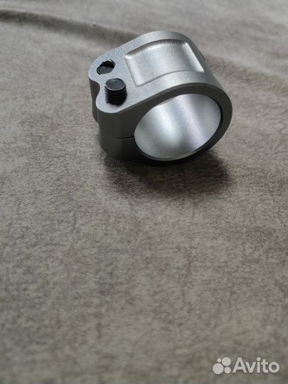 Зажим для трюкового самоката