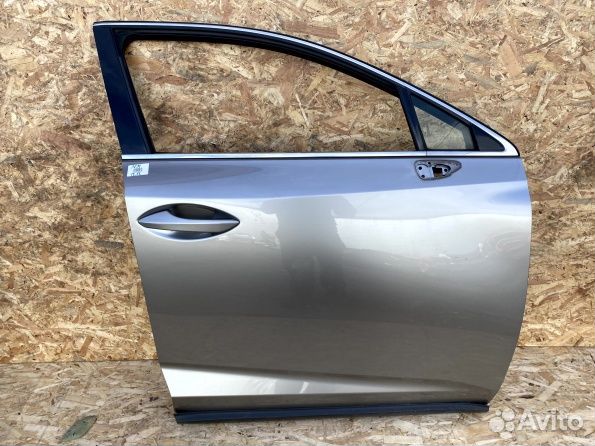 Передняя правая дверь Lexus NX 200 200t 300 350