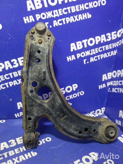 Передний левый рычаг Skoda Octavia Tour лифтбэк