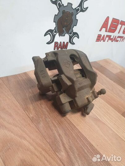 Суппорт тормозной передний правый Renault Sandero