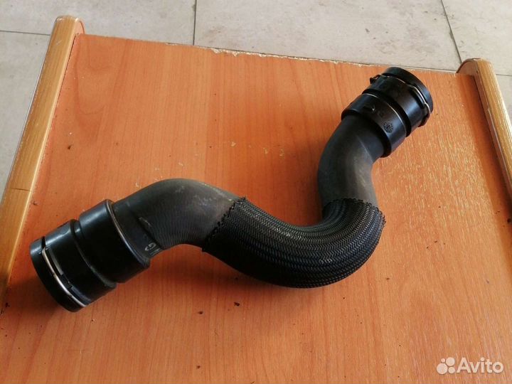 Патрубок системы охлаждения на Volvo Xc60, S80 3,0