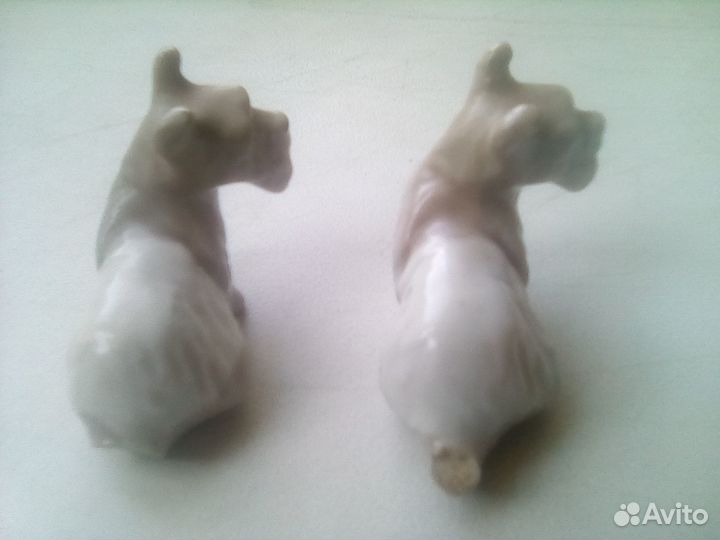 Фарфоровые фигурки собак лфз (высота до 4 см)