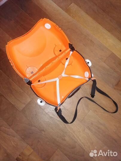 Детский чемодан на колесиках Trunki