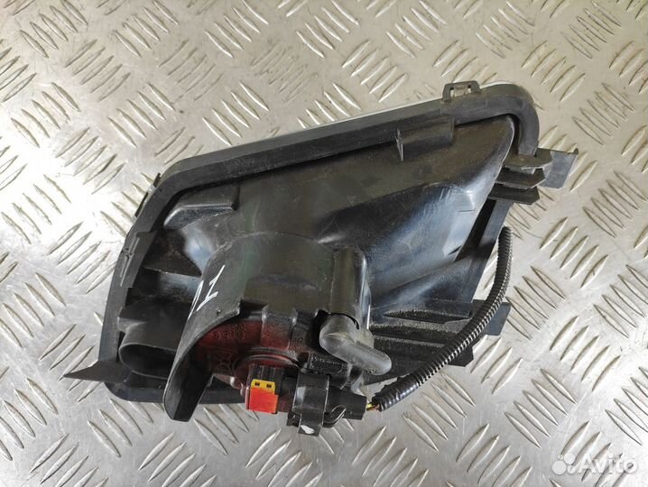 Фара противотуманная левая Peugeot 408 2012-2021