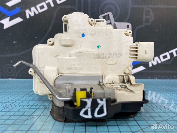 Замок двери задний правый Audi A6 C6 BDW 2005