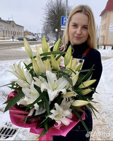 Лилии цветы