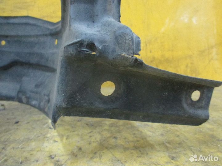 Подкрылок Toyota Prius NHW20 (Переднее Правое)