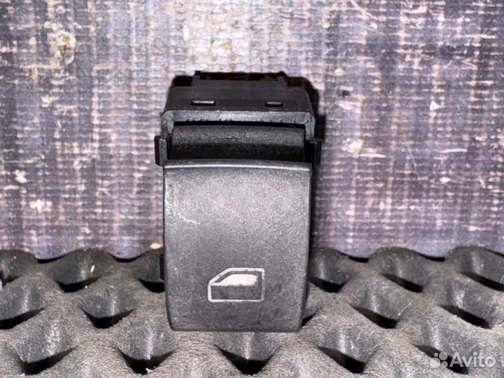 Кнопка стеклоподъемника Audi A4 B6 AMB 2004