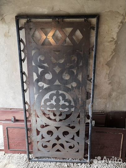 Продам металлическую резную калитку