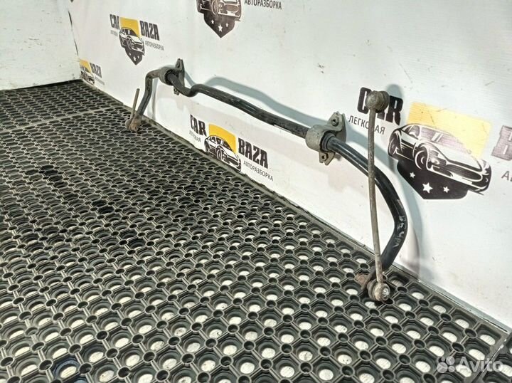 Стабилизатор передний