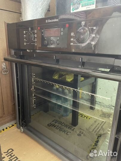 Духовой шкаф Electrolux eob33100k