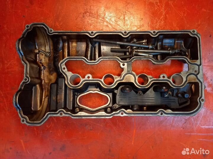 Клапанная крышка правая Bmw X6 E71 N63B44 4,4