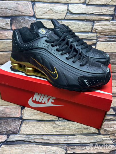 Кроссовки nike shox r4 black gold 40-42