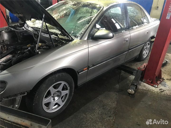 Разбор на запчасти Opel Omega B