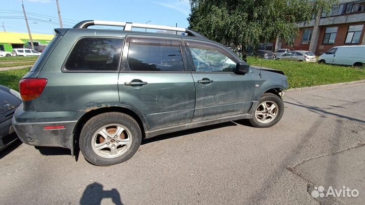 Mitsubishi Outlander 2.4 AT, 2003, битый, 250 000 км