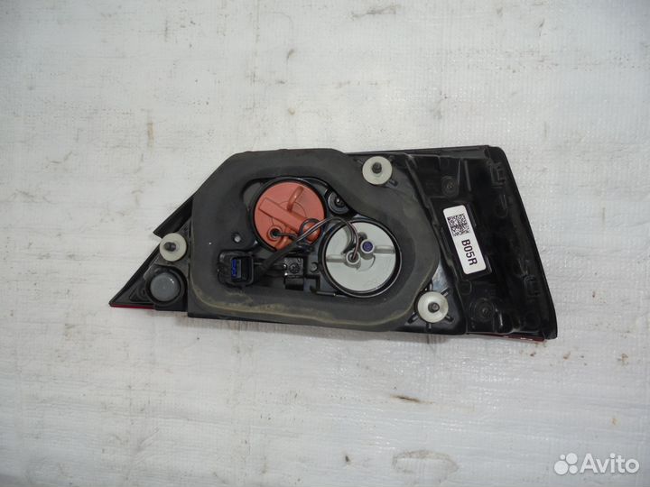 Фонарь задний правый в крышку багажника KIA Cerato