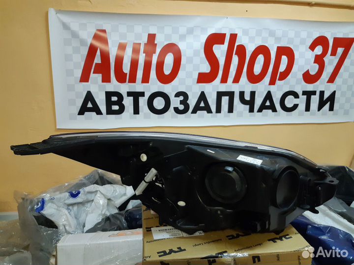 Фара левая Ford Focus 3 дорестайлинг
