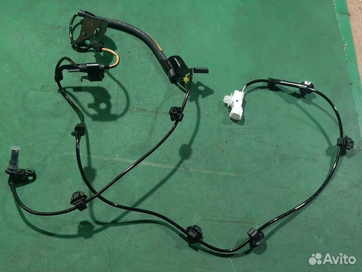 Датчик ABS передний R G8 новый toyota Hilux (2015