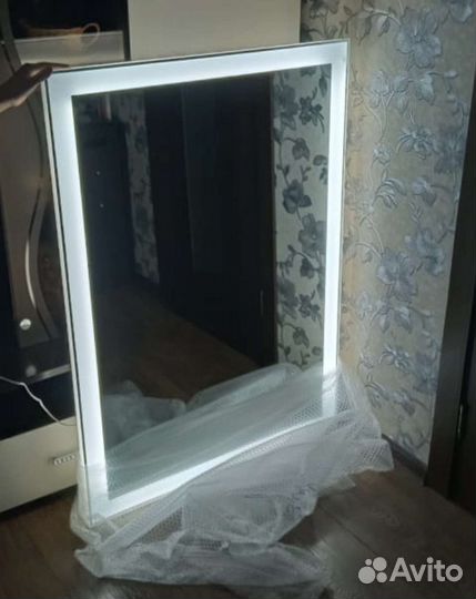 Зеркало с подсветкой