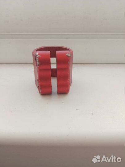 Зажим на трюковой самокат хик