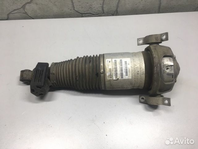 Стойка подвески задняя левая Audi Q7 4L 2009