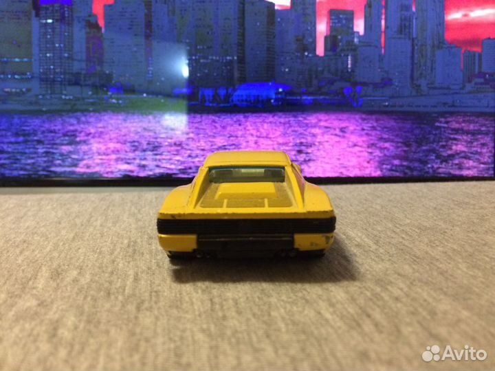 Ferrari Testarossa 1/43 Bburago (сделано в Италии)