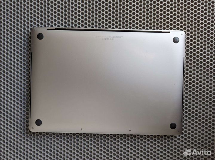 Macbook pro 15 2017 i7 16gb