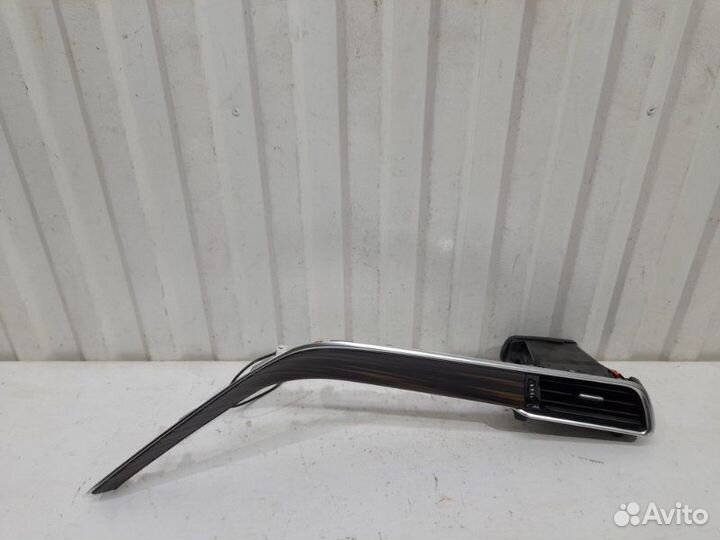 Накладка декоративная на торпедо (правая) Toyota