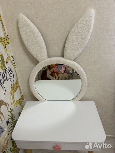 Туалетный столик с зеркалом детский
