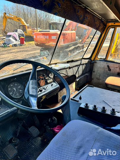 Tatra 815