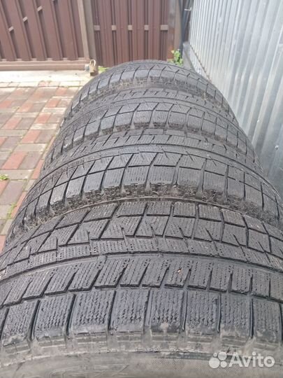 Bridgestone Blizzak Revo GZ 215/65 R16 98S